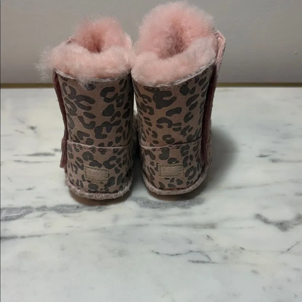 UGG Infant Cassie Leopard booties Genuine Leather and Sheepskin Infant 0/1